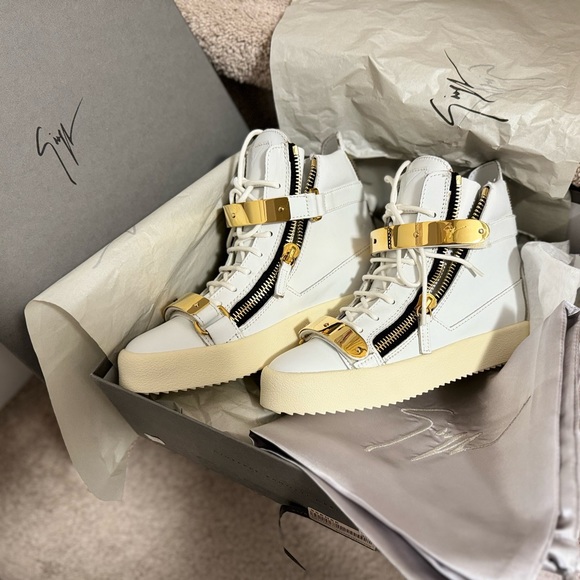Giuseppe Zanotti Zip Detailed Double Metal High-Top Sneakers - Picture 1 of 13